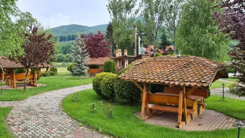 Majatalo Poiana Rasnoavei