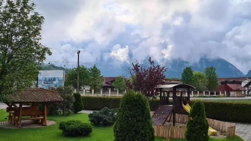 Majatalo Poiana Rasnoavei