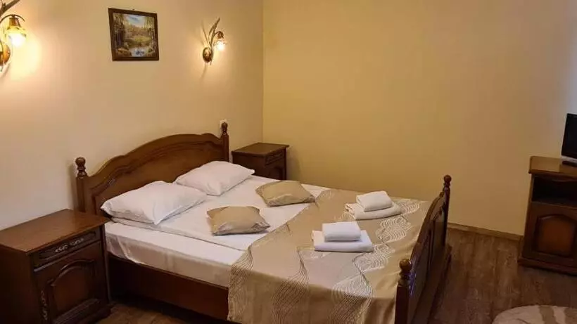 Majatalo Poiana Rasnoavei