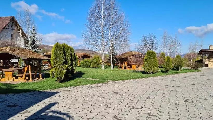 Majatalo Poiana Rasnoavei