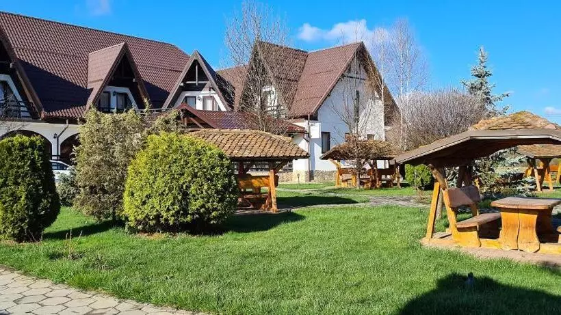 Majatalo Poiana Rasnoavei