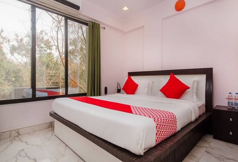 هتل Oyo 11951 Vatsala Suites