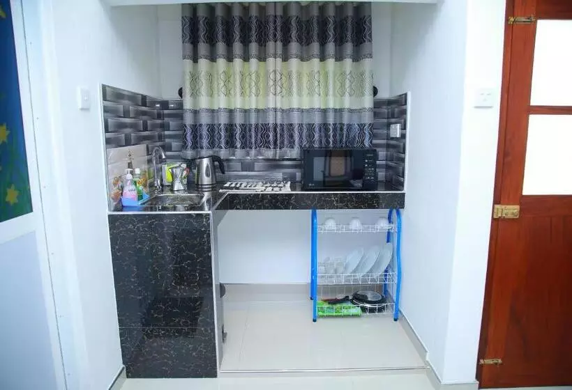 پانسیون Aken Villa