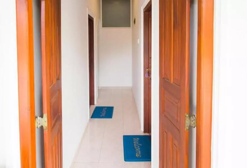 پانسیون Aken Villa