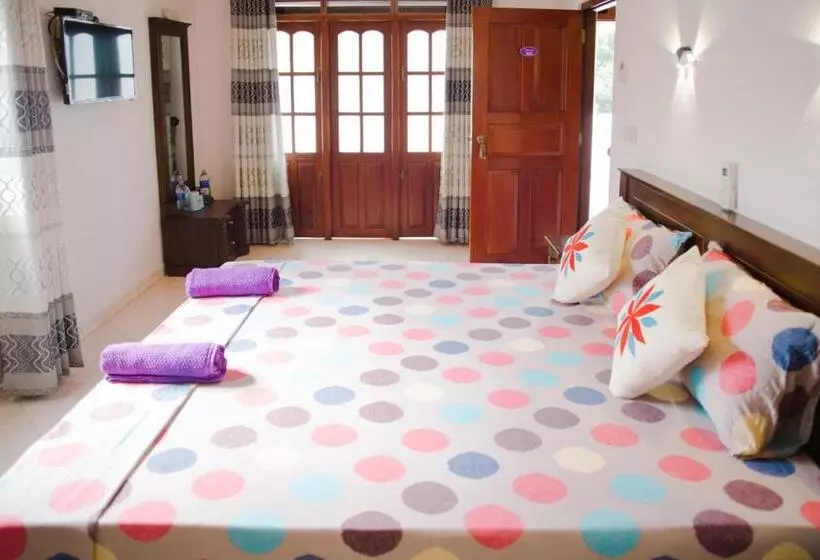 پانسیون Aken Villa