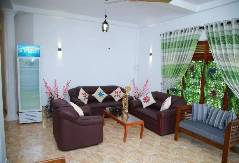 پانسیون Aken Villa