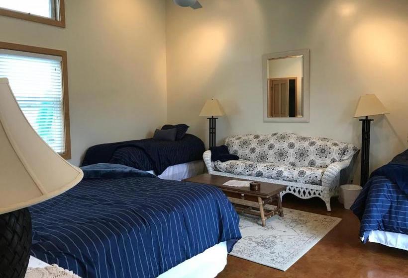 住宿加早餐  Volcano Park Rentals