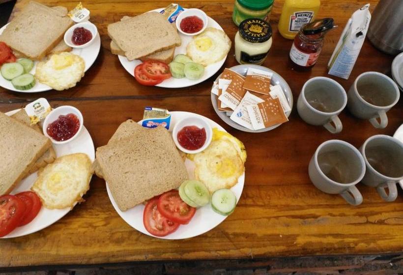 פנסיון Floral Joy · Po Shan Gong Guan Fenghuang