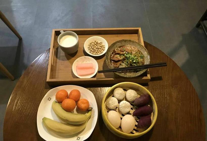 פנסיון Floral Joy · Po Shan Gong Guan Fenghuang