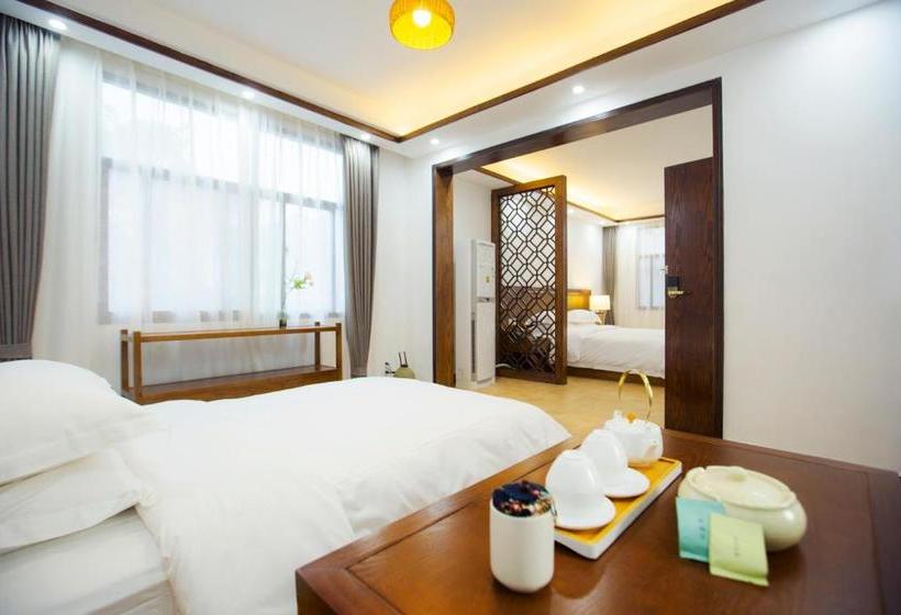 פנסיון Floral Joy · Po Shan Gong Guan Fenghuang