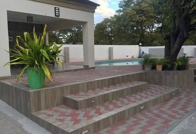 پانسیون Lediba Guest Lodge