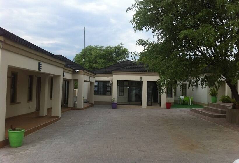 پانسیون Lediba Guest Lodge