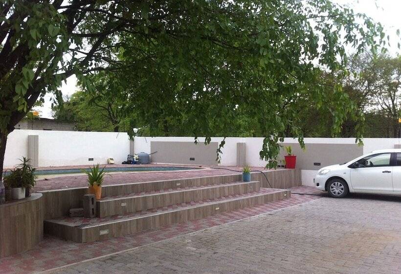 پانسیون Lediba Guest Lodge