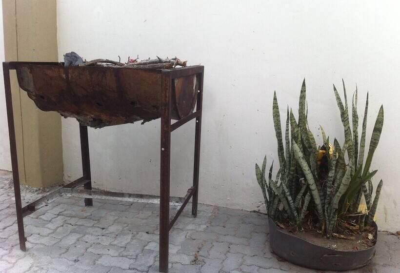 پانسیون Lediba Guest Lodge