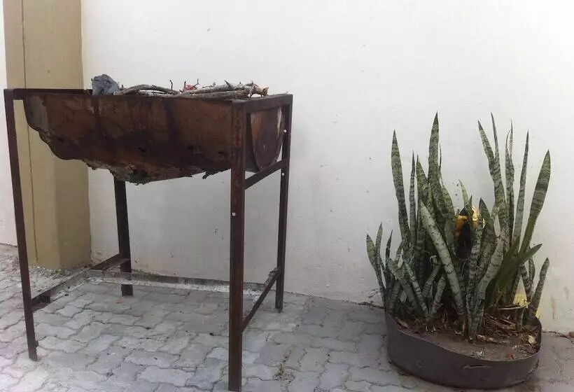 پانسیون Lediba Guest Lodge