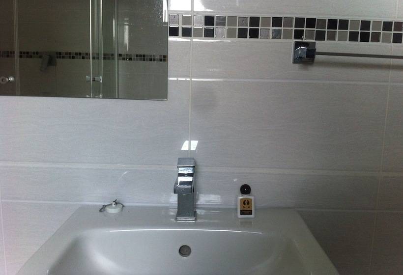 پانسیون Lediba Guest Lodge