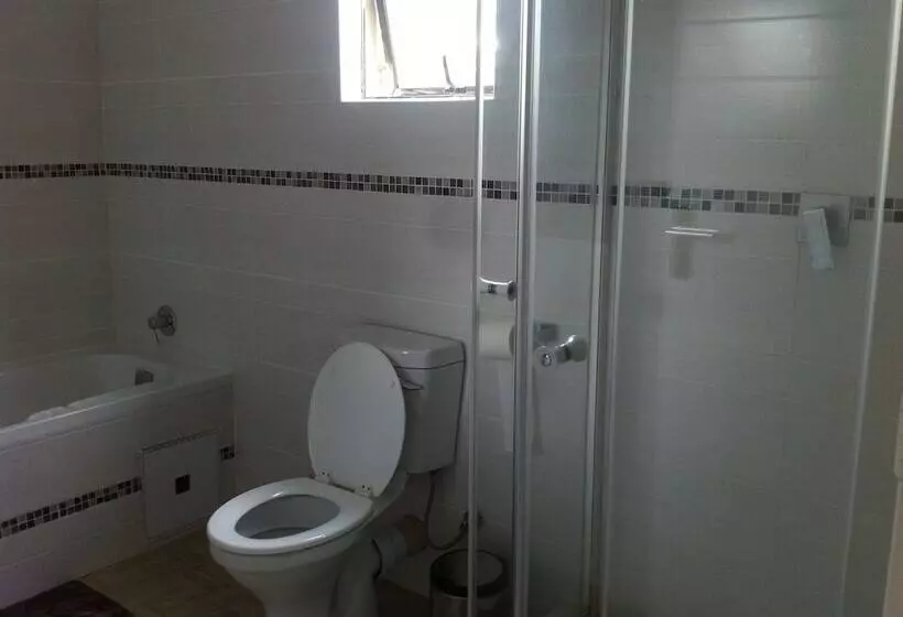 پانسیون Lediba Guest Lodge