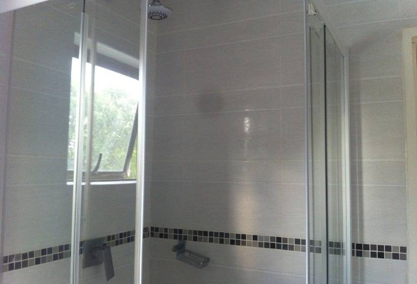 پانسیون Lediba Guest Lodge