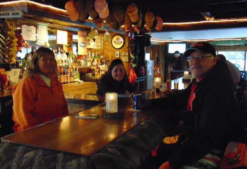 فندق على الطريق Buckhorn Resort