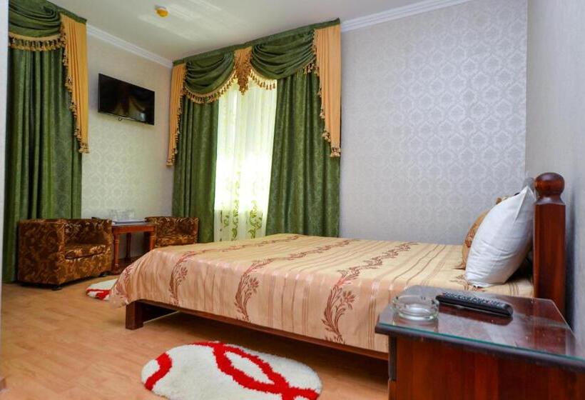 پانسیون Edy's Royal Predeal