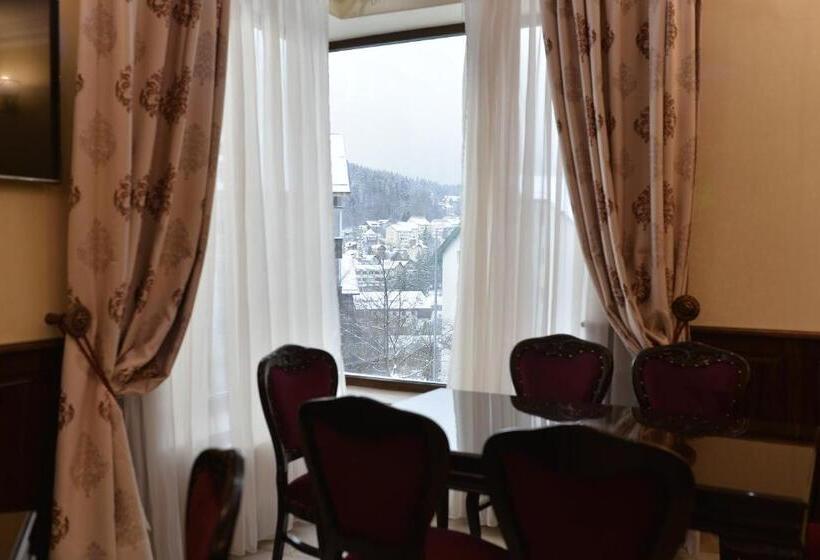 پانسیون Edy's Royal Predeal