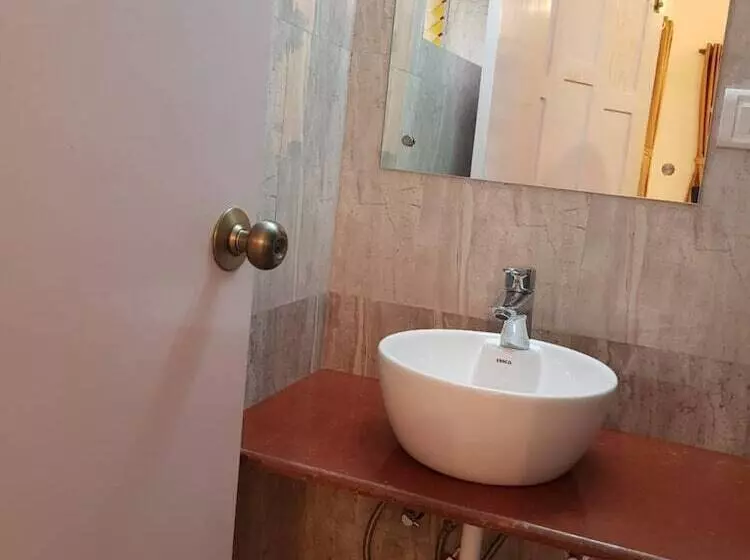 Majatalo Marquito S Guest House