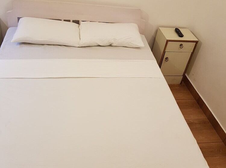 Majatalo Marquito S Guest House