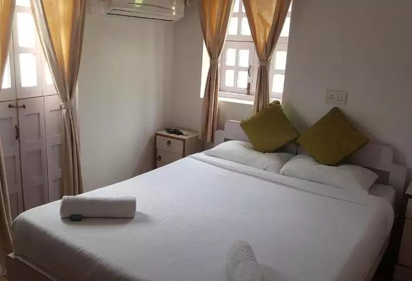 Majatalo Marquito S Guest House