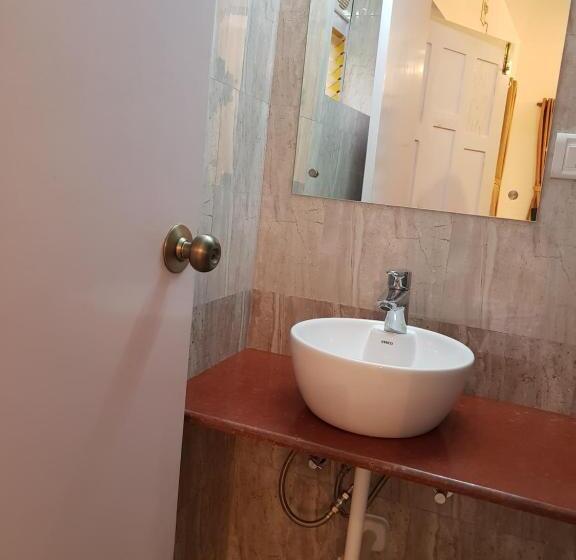 Majatalo Marquito S Guest House