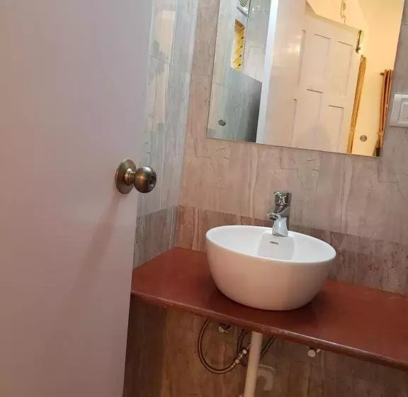 Majatalo Marquito S Guest House