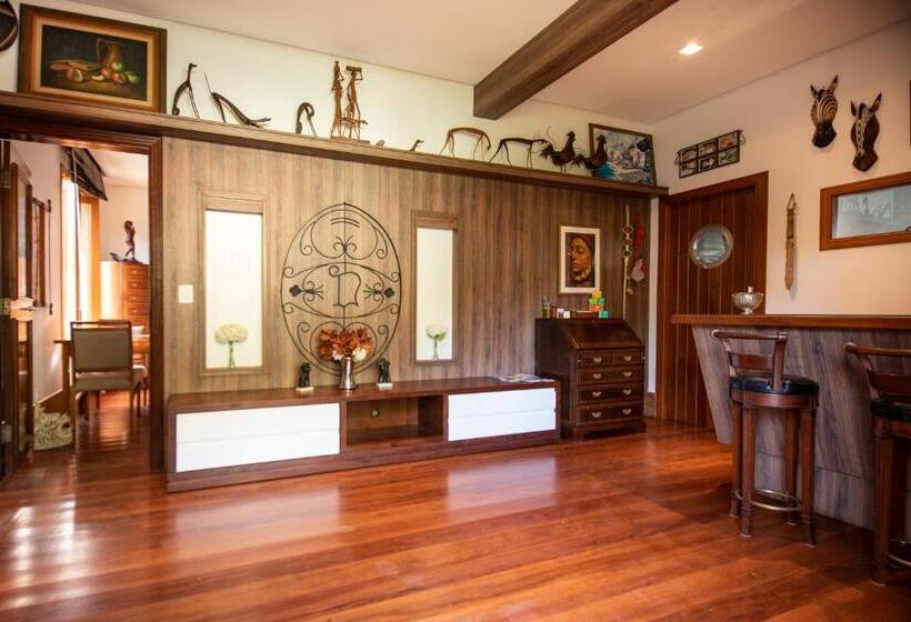 膳宿费 Pousada Déllis