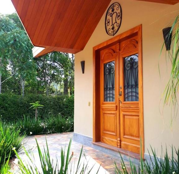 膳宿费 Pousada Déllis