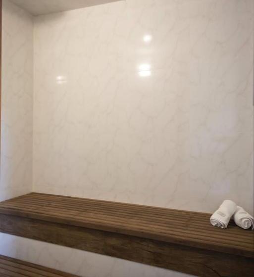 膳宿费 Pousada Déllis