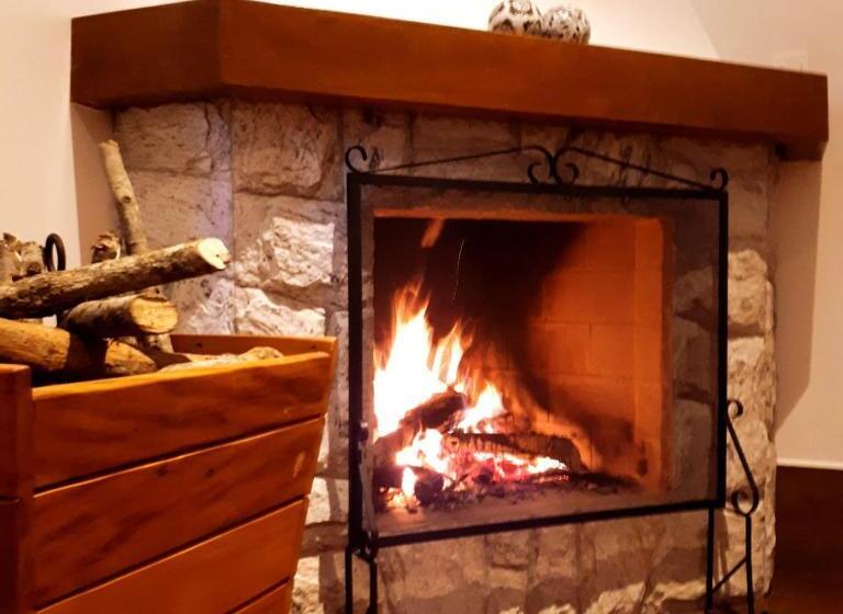 膳宿费 Pousada Déllis