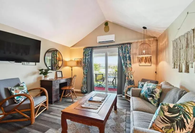 ベッドアンドブレックファースト Sea Breeze Manor Inn