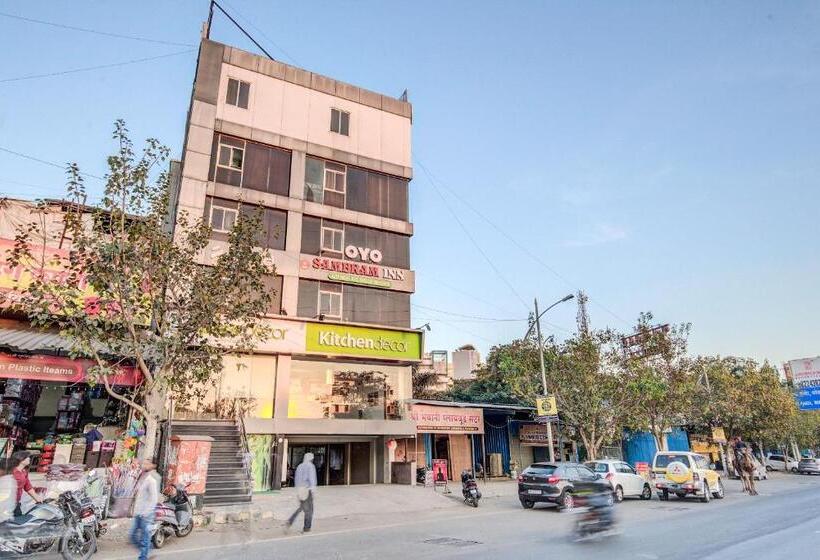 Hotel Oyo 9910 Sambram Inn