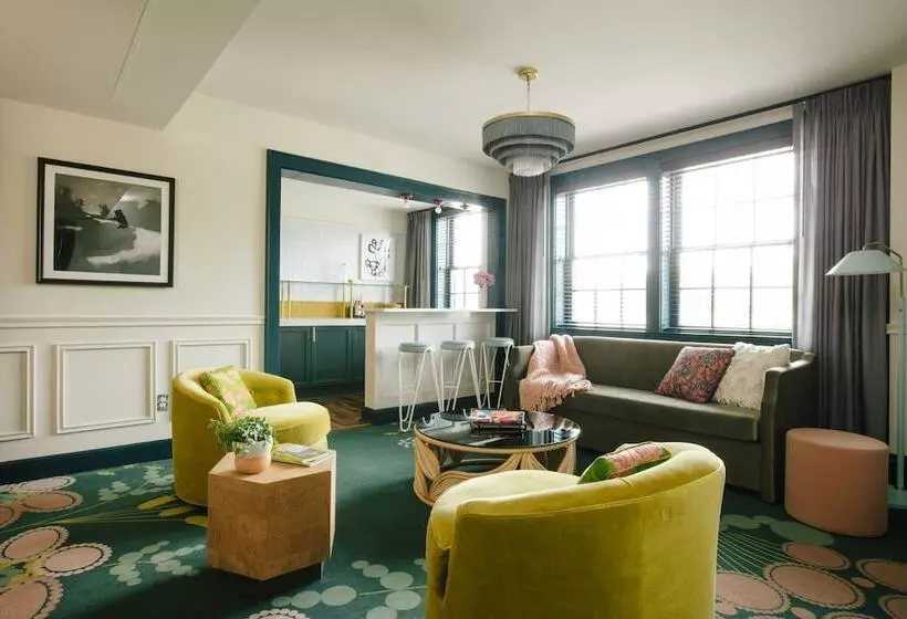 هتل Clermont Atlanta, By Oliver