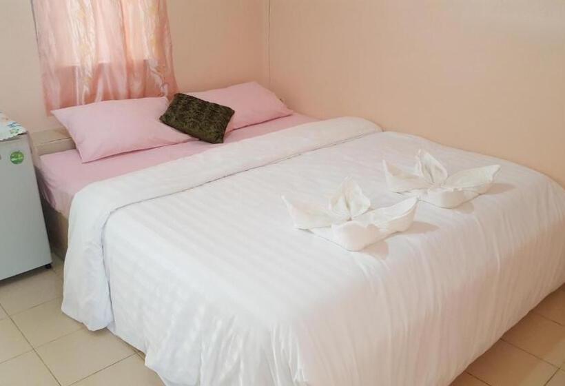 پانسیون Montra Guesthouse