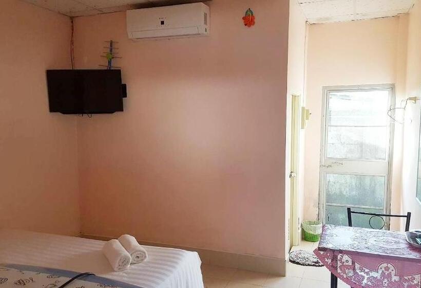 پانسیون Montra Guesthouse