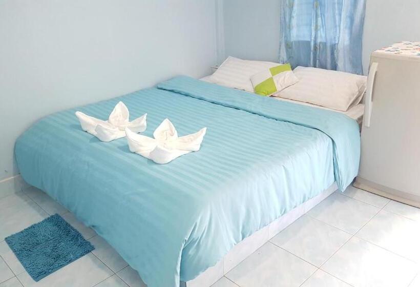 پانسیون Montra Guesthouse