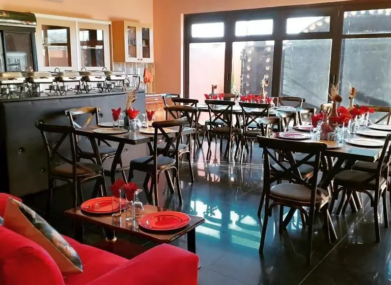 پانسیون Royal Castle Guest House