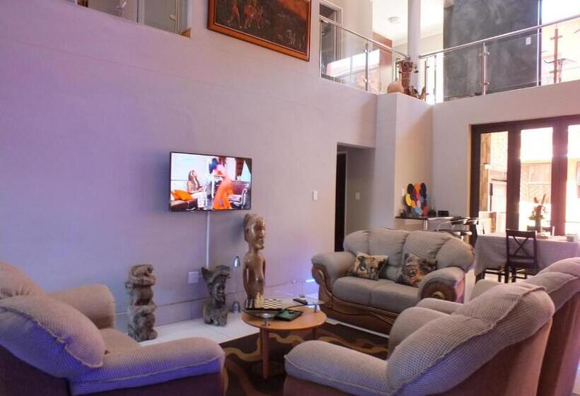 پانسیون Royal Castle Guest House