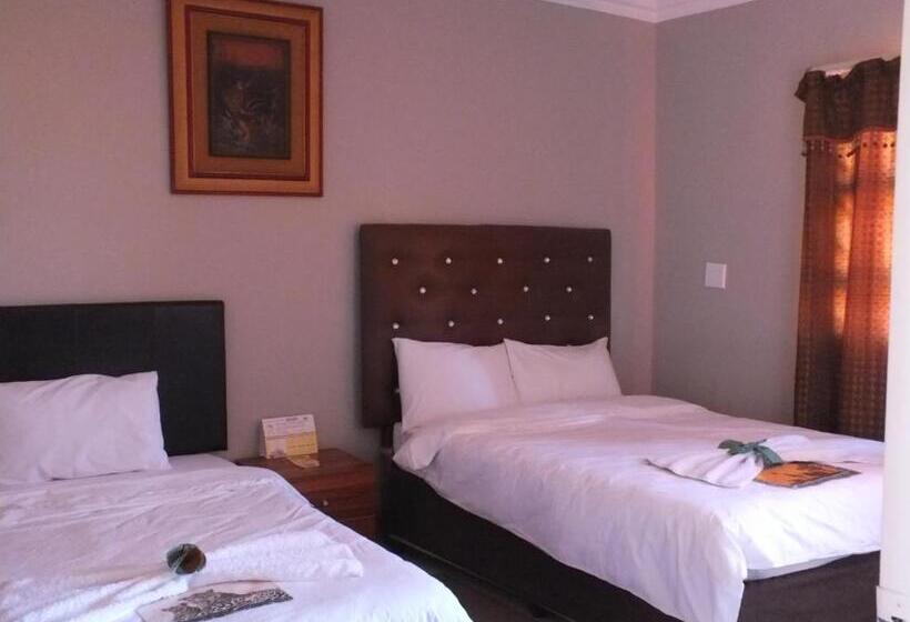 پانسیون Royal Castle Guest House