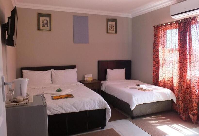 پانسیون Royal Castle Guest House