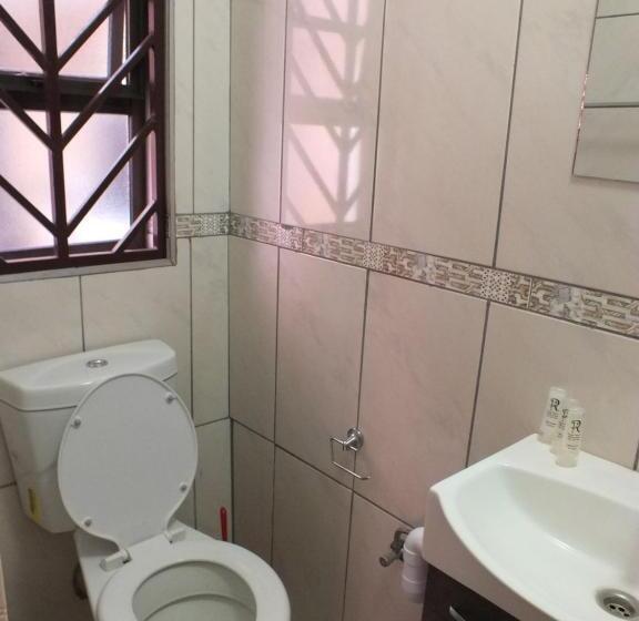 پانسیون Royal Castle Guest House