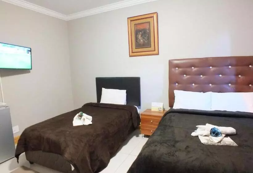 پانسیون Royal Castle Guest House