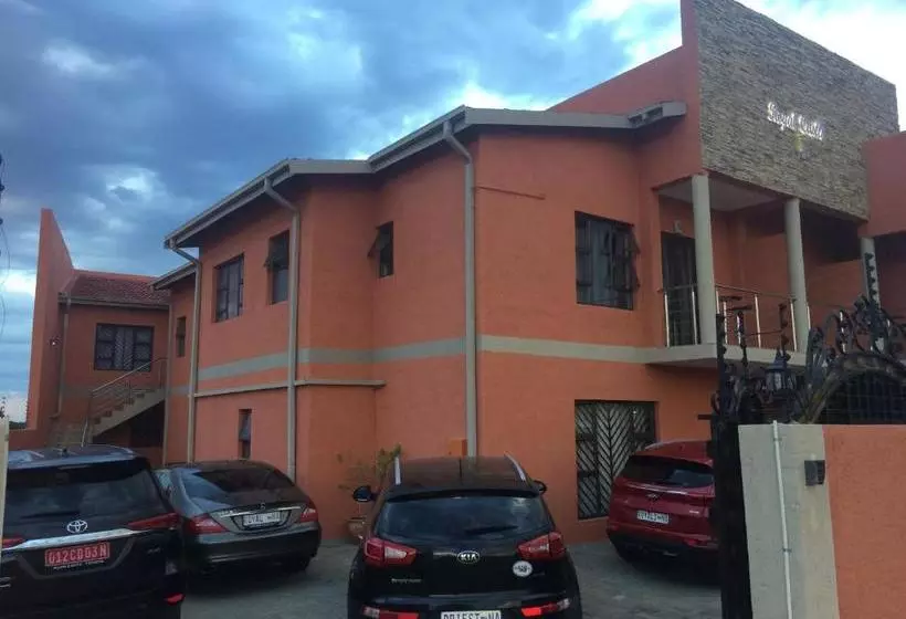 پانسیون Royal Castle Guest House