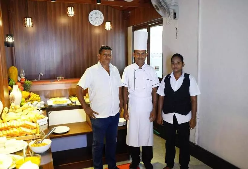 ペンション Diva Villa Airport Transit