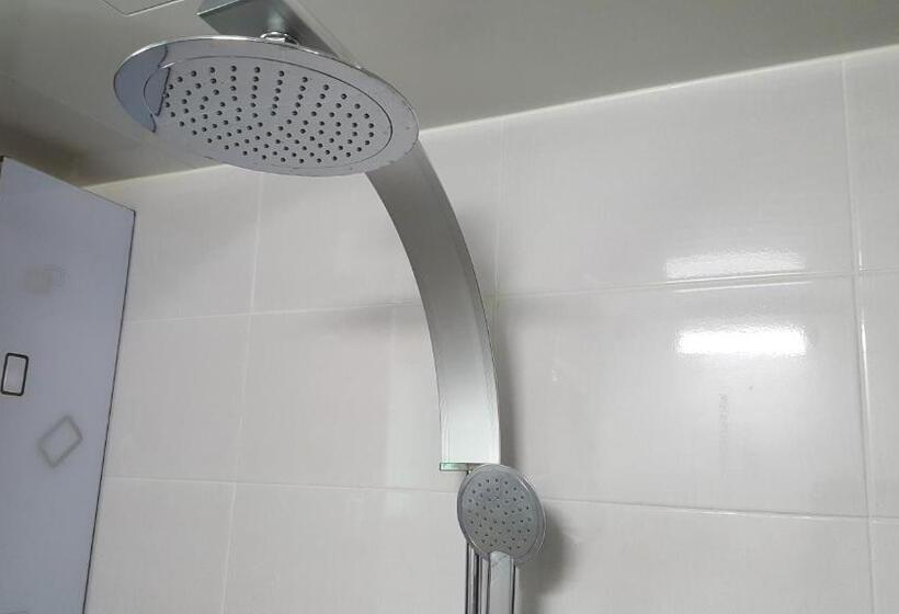 Pension (Hôtel basse catégorie) Guest House Manna