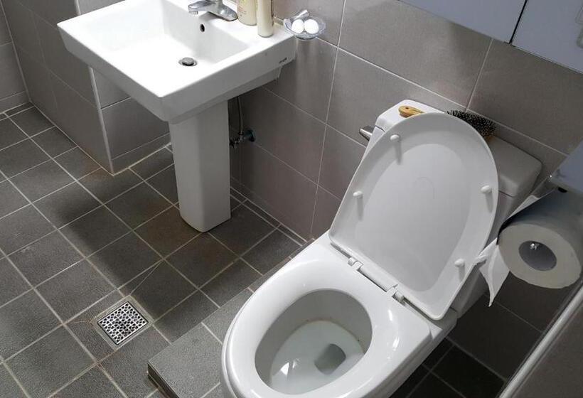 Pension (Hôtel basse catégorie) Guest House Manna